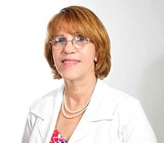 Dra. Ana Josefina Hernando de Dina
